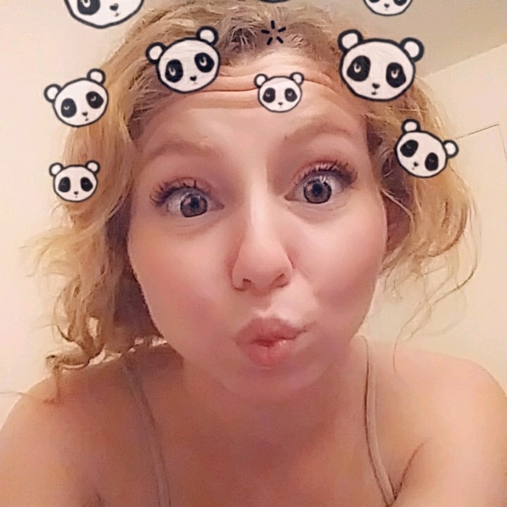 Meet your Posher, Felicia